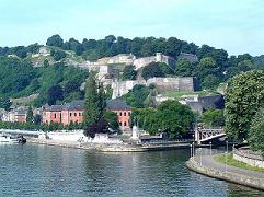 La citadelle de Namur, surplombant le confluent