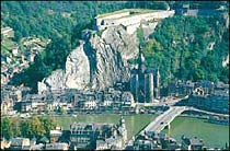 Fille de Meuse, Dinant et sa citadelle comptent parmi les joyaux du tourisme namurois